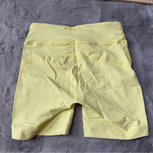 ✨ NWT Outdoor Voices Move Free 6” Shorts Gecko Sz Small - Picture 8 of 16